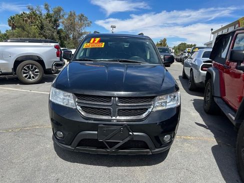 Used 2017 Dodge Journey SXT w/ Comfort/Convenience Group FWD image 11