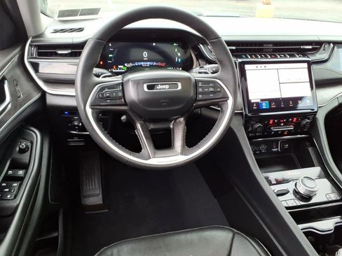 Certified 2023 Jeep Grand Cherokee 4WD 4xe w/ Luxury Tech Group II image 7