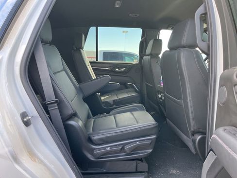 Used 2024 GMC Yukon Denali w/ Max Trailering Package AWD/4WD image 3