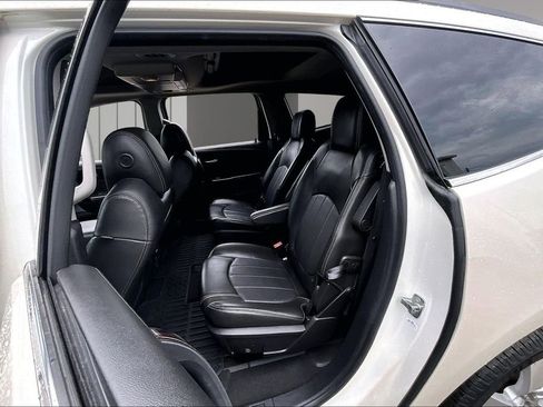 Used 2015 Chevrolet Traverse LTZ FWD image 21