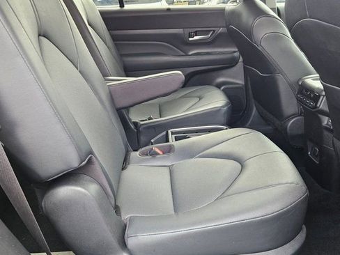 Used 2025 Toyota Grand Highlander XLE image 31