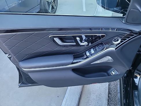Certified 2025 Mercedes-Benz S 580 4MATIC Sedan image 15
