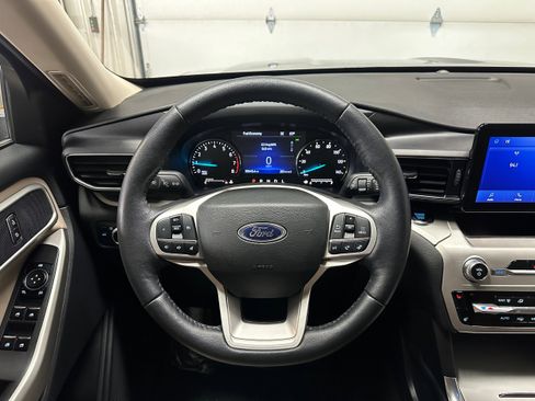 Certified 2023 Ford Explorer XLT w/ Equipment Group 202A image 14