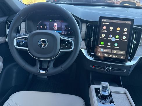 New 2026 Volvo XC90 B6 Core image 18