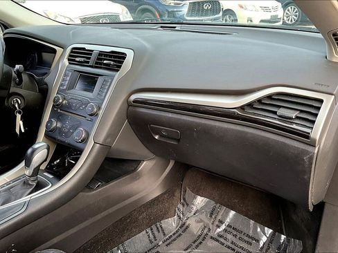 Used 2015 Ford Fusion SE w/ Equipment Group 202A FWD image 24