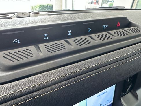 Used 2025 Ford Bronco Badlands AWD/4WD image 38