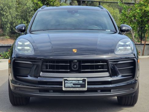 Used 2025 Porsche Macan image 9