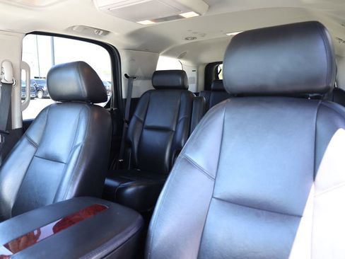 Used 2008 Cadillac Escalade AWD image 16
