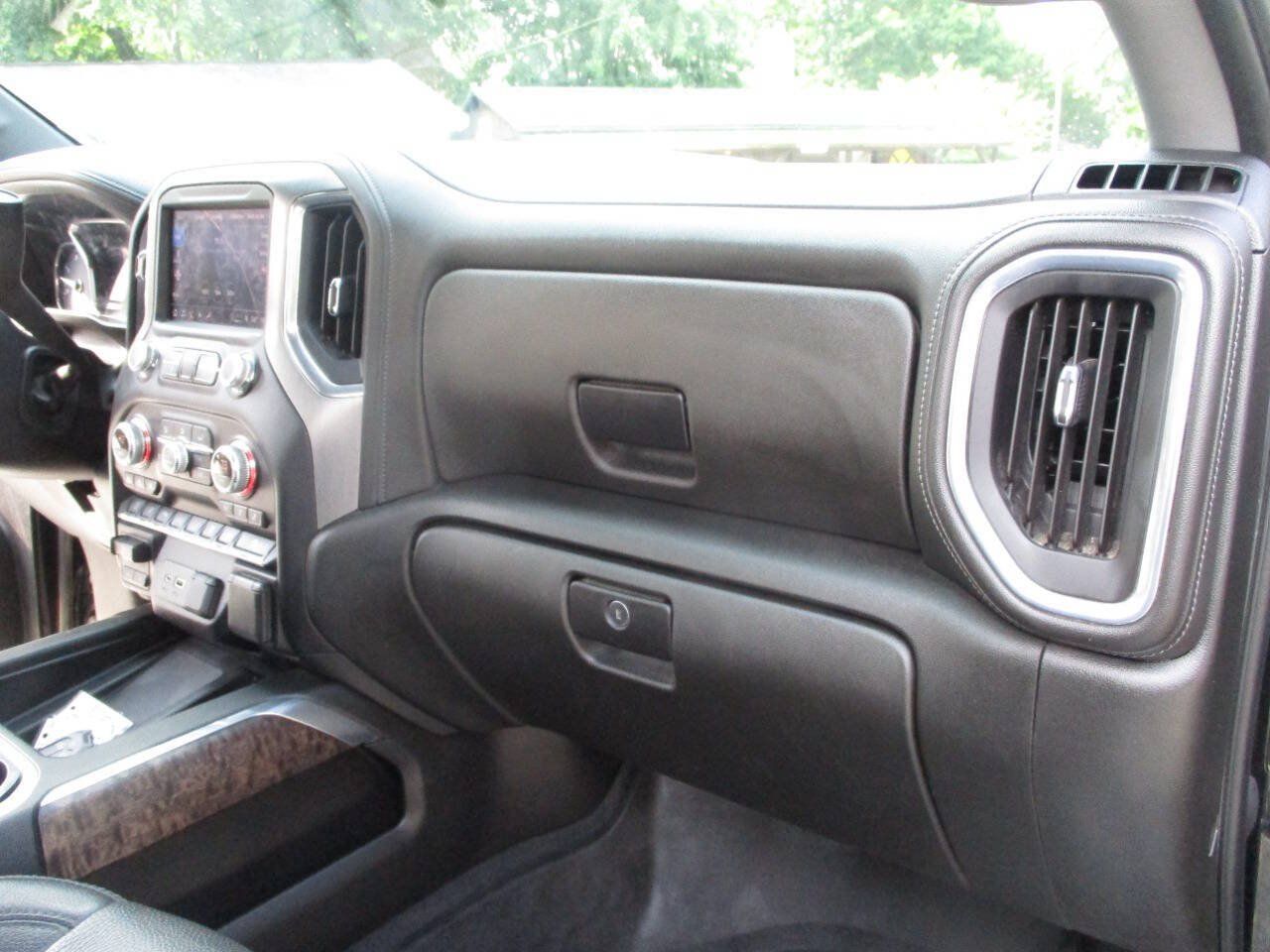 Used 2022 GMC Sierra 3500 Denali w/ Denali Ultimate Package AWD/4WD image 33