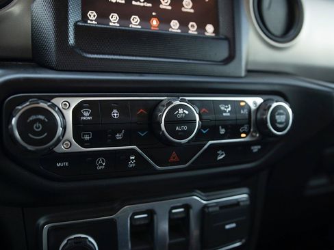Used 2021 Jeep Wrangler Sport AWD/4WD image 9