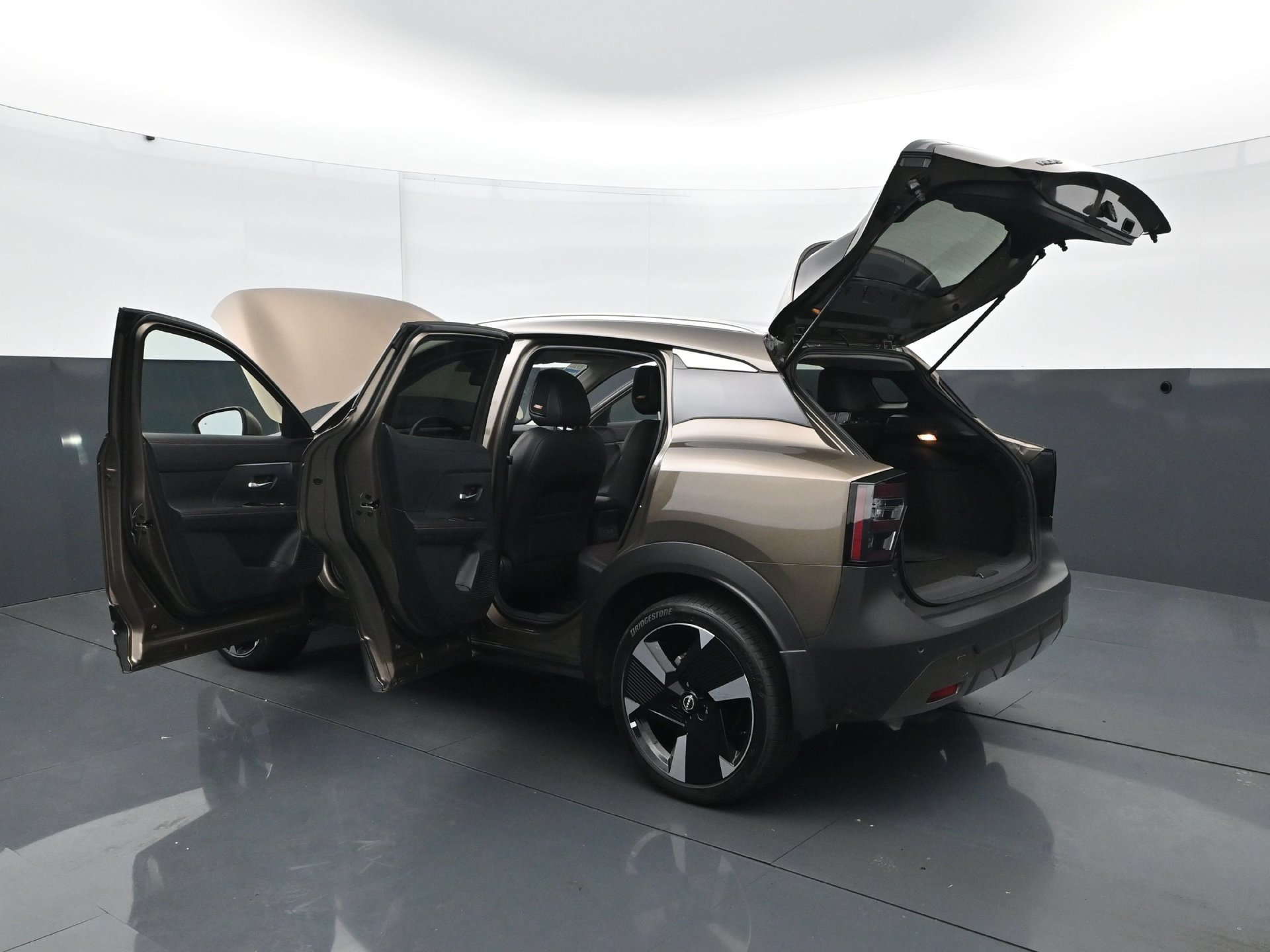 Used 2025 Nissan Kicks SR w/ SR Premium Package AWD/4WD image 31