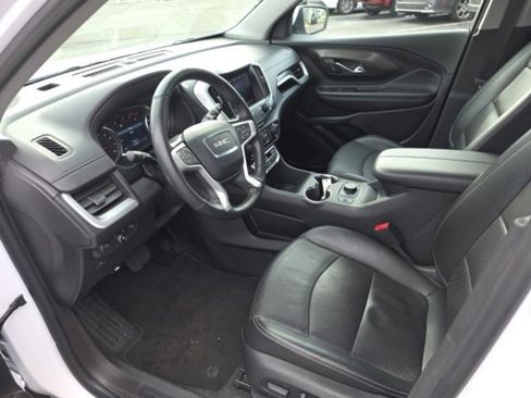 Used 2024 GMC Terrain SLT image 7