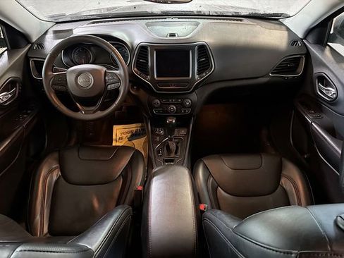 Used 2022 Jeep Cherokee Trailhawk w/ Trailhawk Elite Value Package image 10