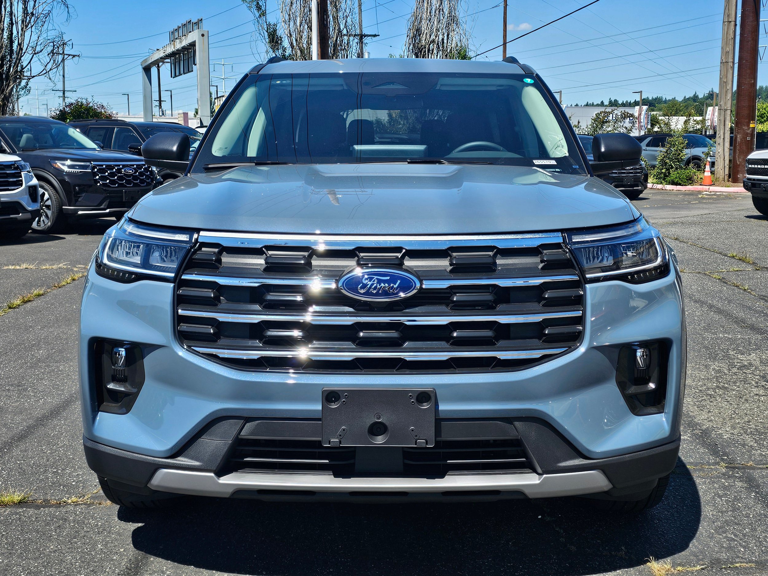 New 2026 Ford Explorer Active w/ Active Comfort Package AWD/4WD image 8