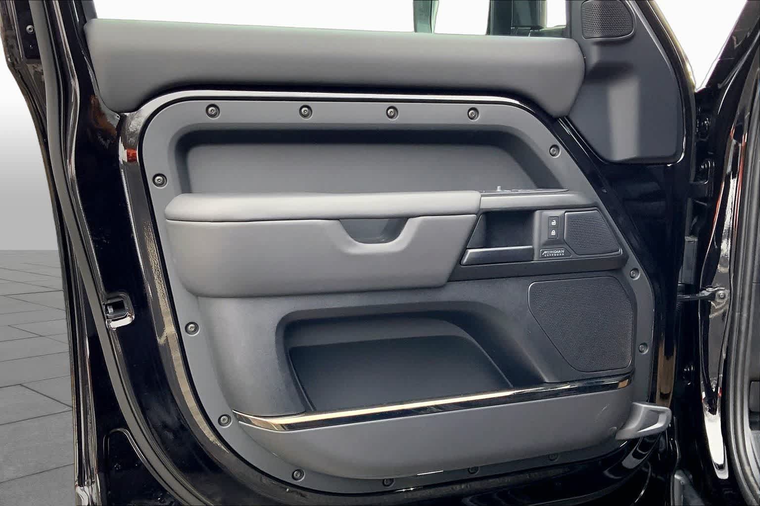 New 2026 Land Rover Defender 110 OCTA AWD/4WD image 10