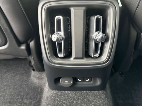 Certified 2024 Volvo C40 P8 Recharge Ultimate w/ Protection Package Premier image 15