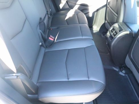 New 2026 Cadillac XT5 Luxury w/ LPO, ONYX Package image 14