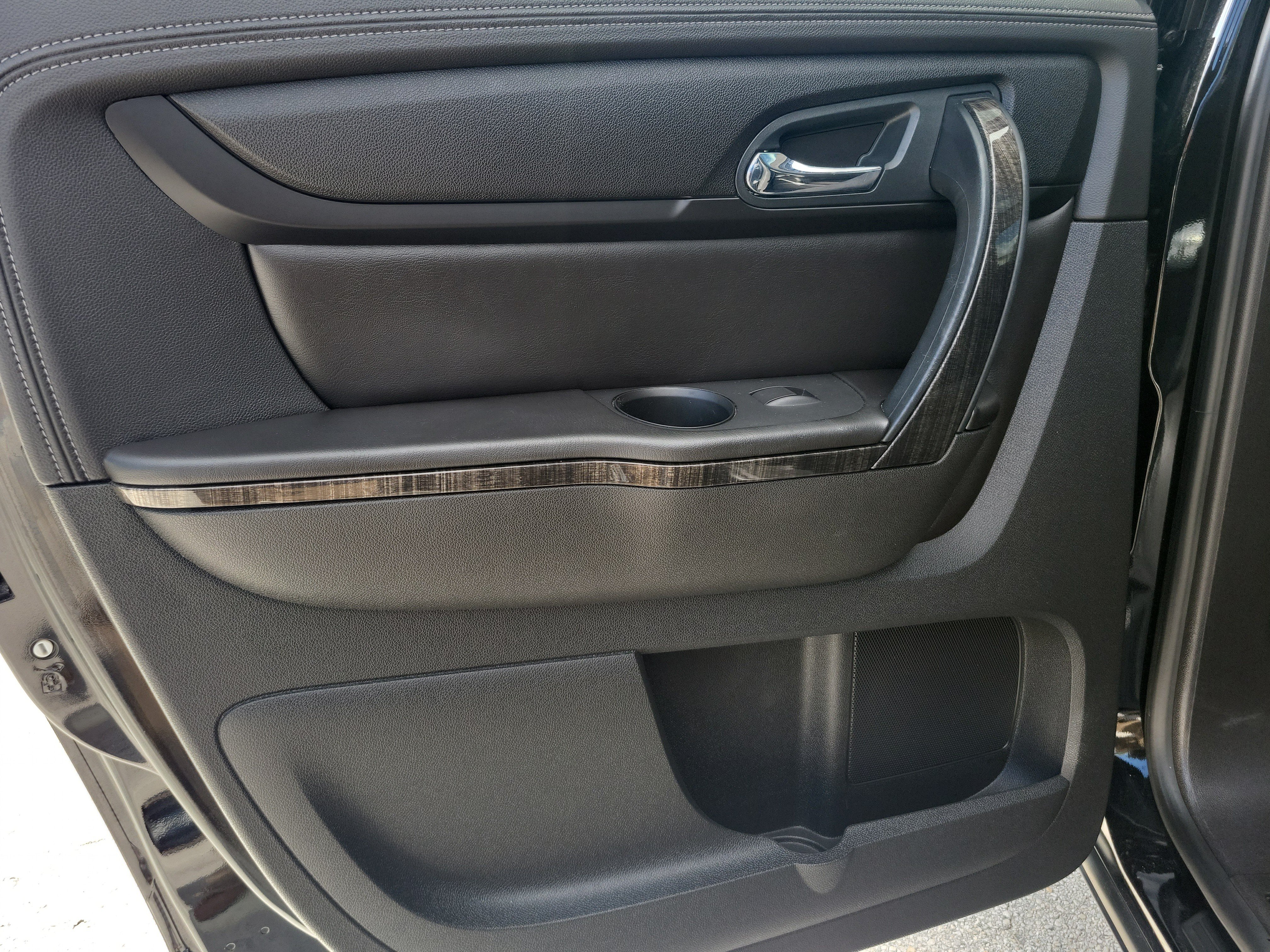 Used 2017 GMC Acadia Limited SLT AWD/4WD image 17