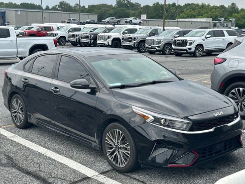 Used 2023 Kia Forte GT-Line w/ GT-Line Premium Package FWD image 3