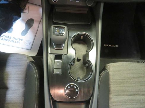 Certified 2022 Nissan Rogue SV image 19