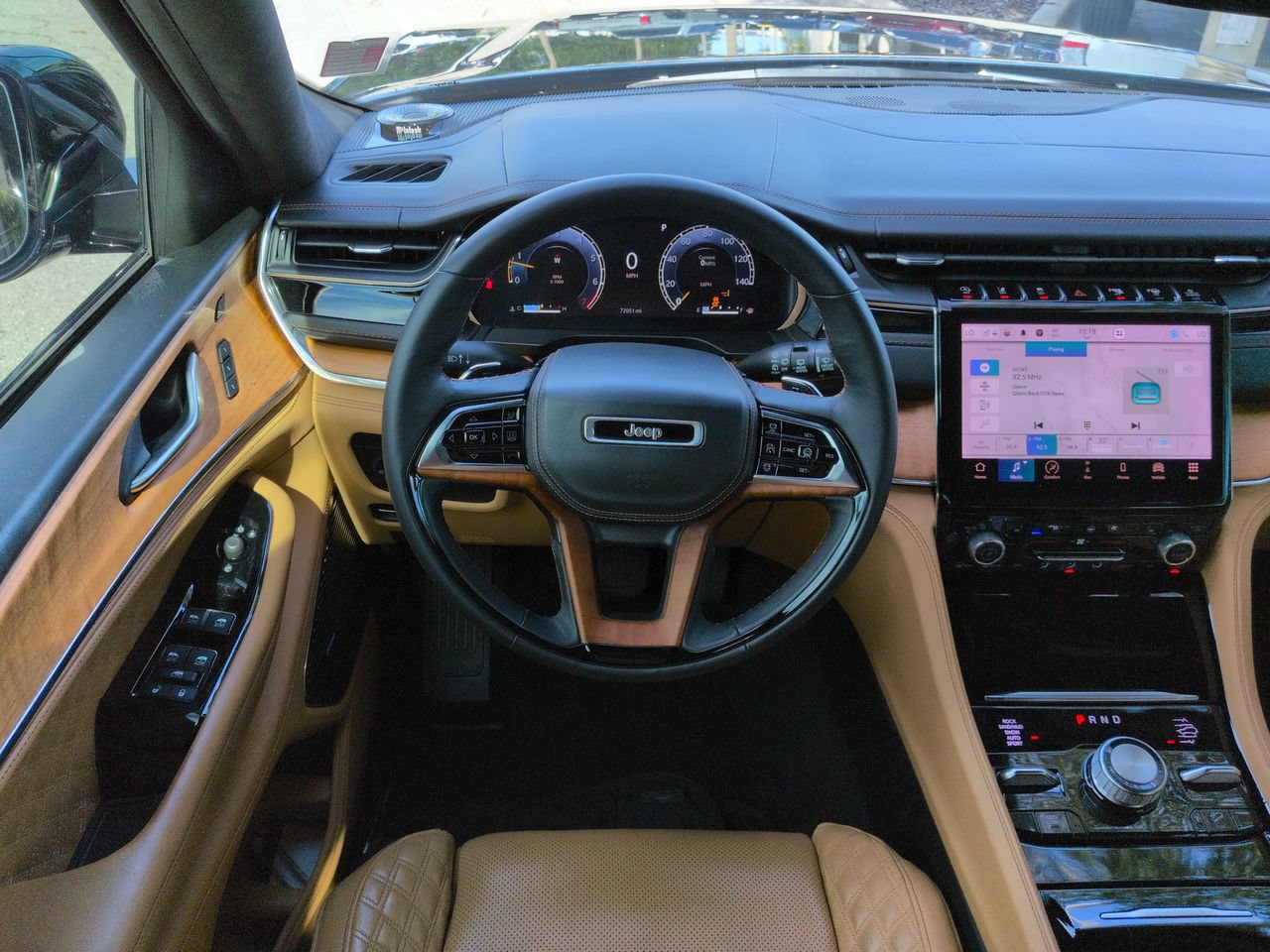 Used 2022 Jeep Grand Cherokee Summit AWD/4WD image 16