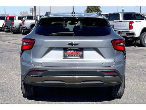 Used 2025 Chevrolet Trax ACTIV w/ Driver Confidence Package FWD image 4