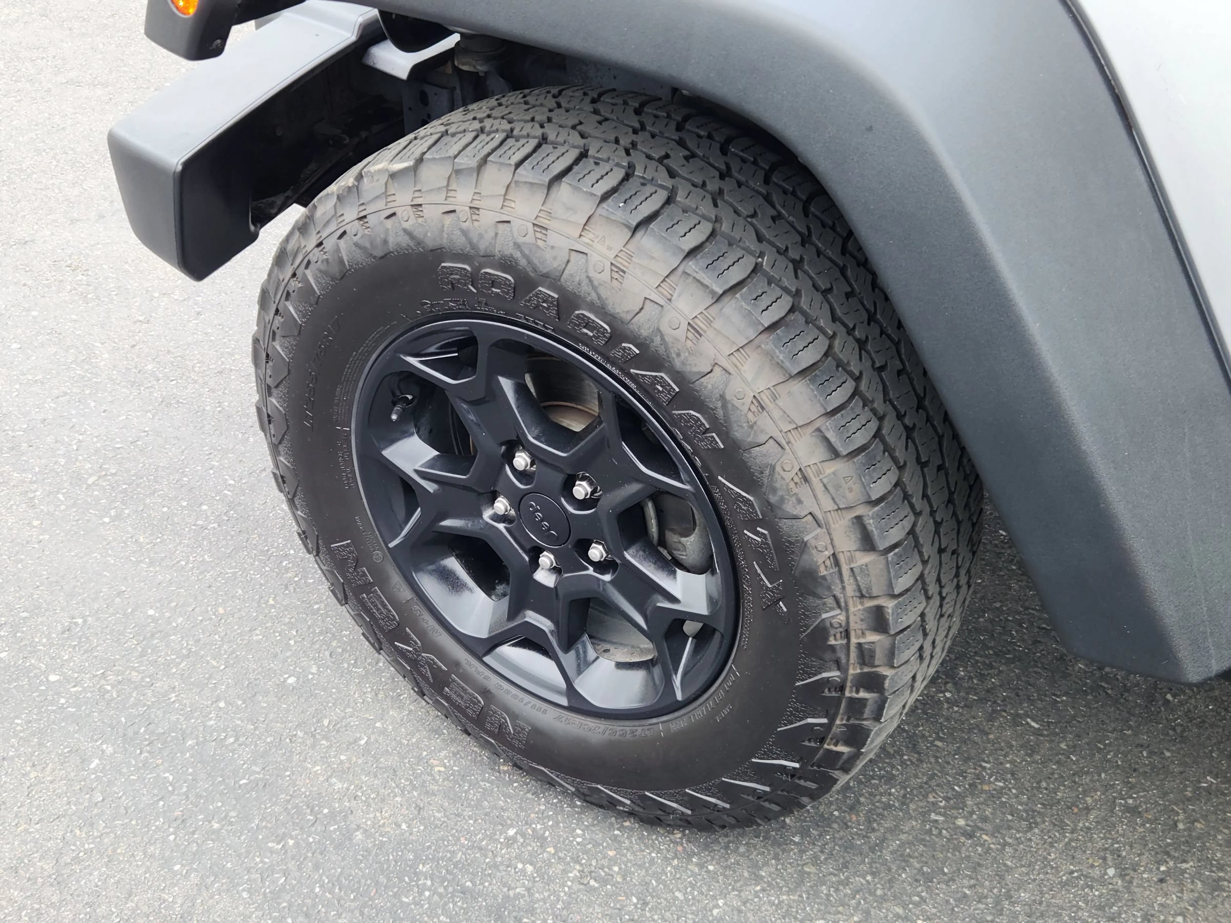 Used 2009 Jeep Wrangler Rubicon w/ Dual Top Group AWD/4WD image 15