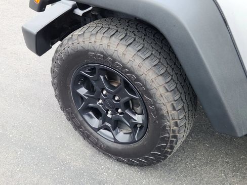Used 2009 Jeep Wrangler Rubicon w/ Dual Top Group AWD/4WD image 15