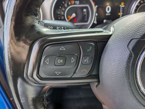 Used 2021 Jeep Gladiator Willys image 15