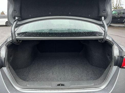 Used 2025 Nissan Sentra SV image 29