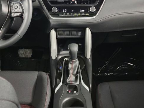Used 2025 Toyota Corolla Cross AWD Hybrid w/ Moonroof Package image 25