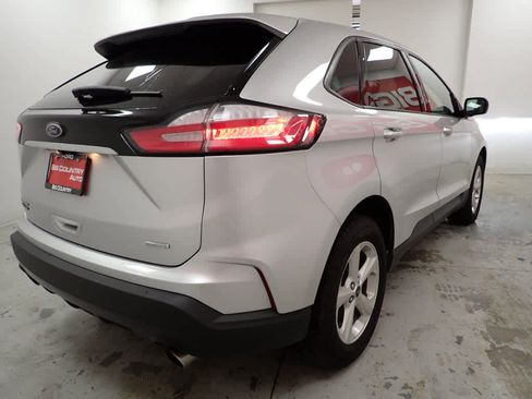 Used 2019 Ford Edge SE image 6