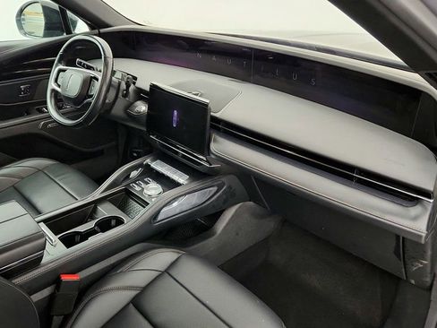 Used 2024 Lincoln Nautilus Premier w/ Equipment Group 102A image 27