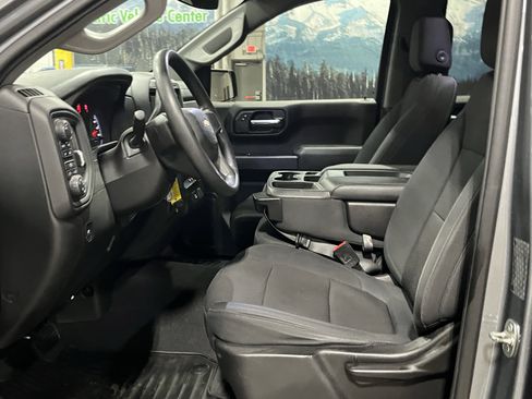 Used 2019 Chevrolet Silverado 1500 Custom w/ Custom Value Package image 12