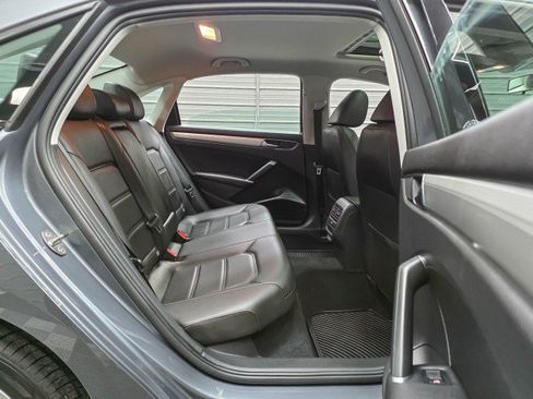 Used 2019 Volkswagen Passat 2.0T Wolfsburg w/ Wheels & Sunroof Package FWD image 16