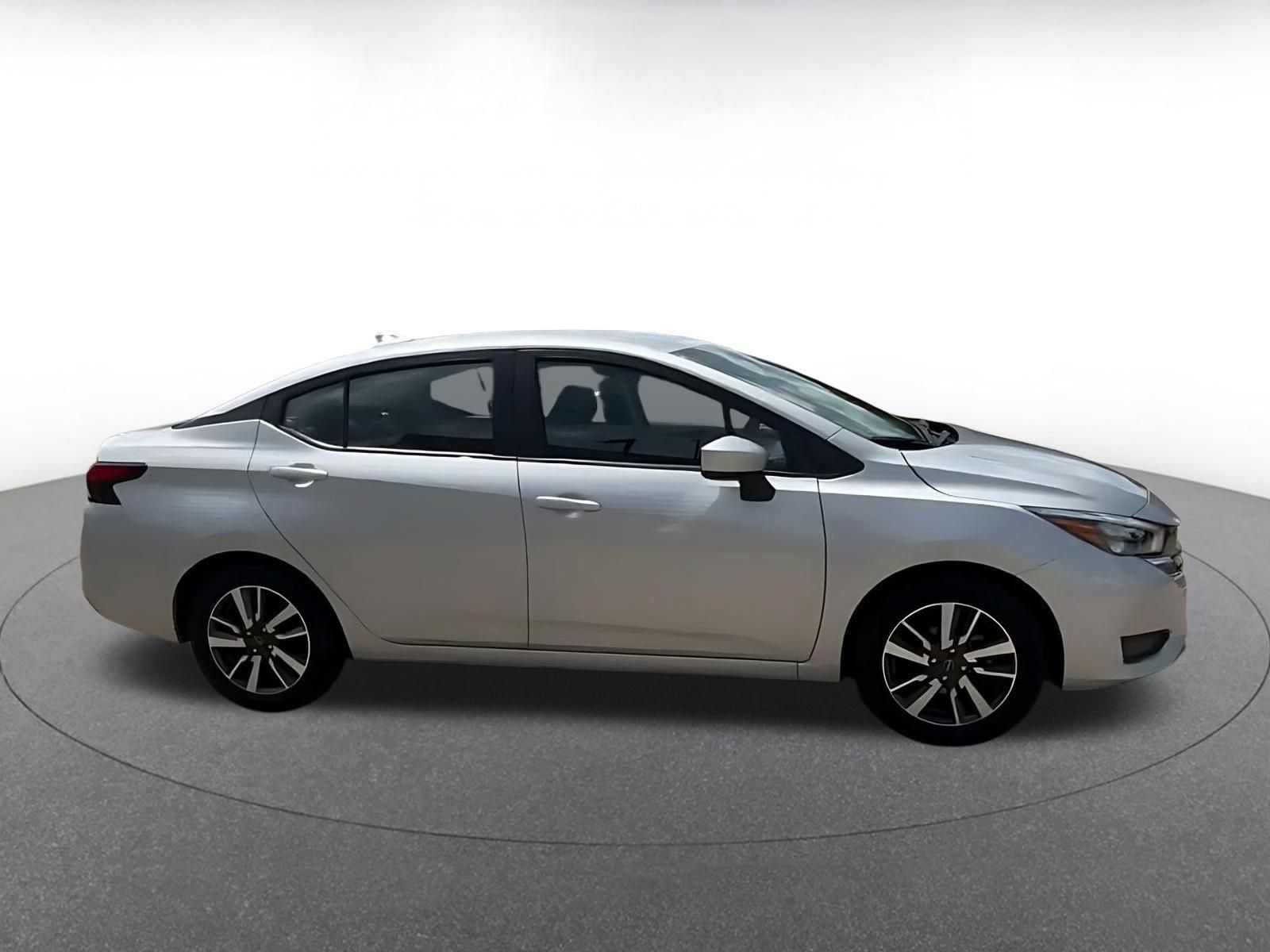 Used 2025 Nissan Versa SV FWD image 15