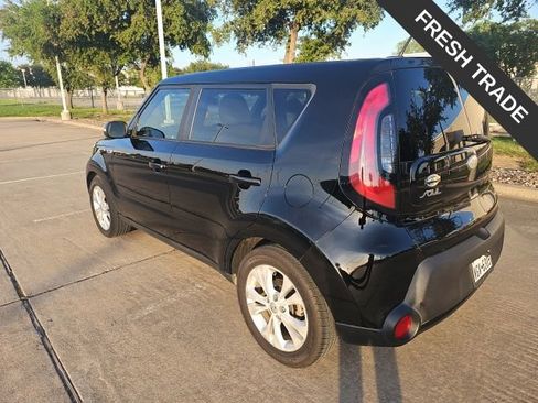 Used 2014 Kia Soul + image 3