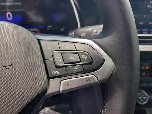 Used 2023 Volkswagen Jetta SE w/ Panoramic Sunroof Package FWD image 27