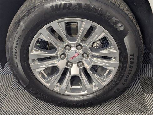 Certified 2023 GMC Yukon XL Denali image 8