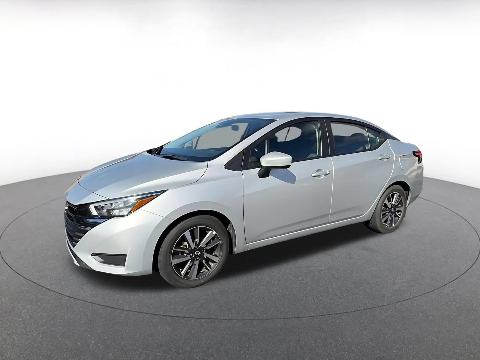 Used 2025 Nissan Versa SV FWD image 7