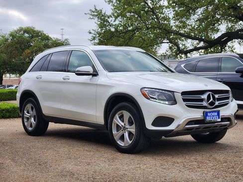 Used 2018 Mercedes-Benz GLC 300 4MATIC image 3