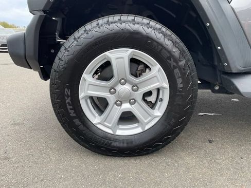 Used 2022 Jeep Wrangler Unlimited Sport AWD/4WD image 30