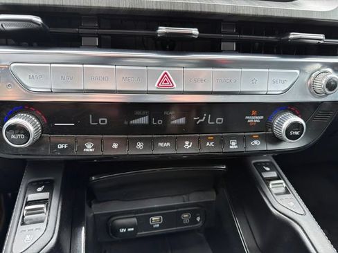 Used 2024 Kia Telluride SX Prestige AWD/4WD image 19