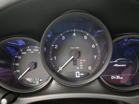 New 2026 Porsche Macan image 13