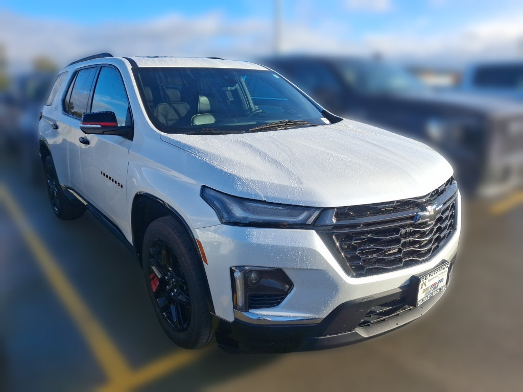 Used 2022 Chevrolet Traverse Premier w/ Redline Edition FWD image 3