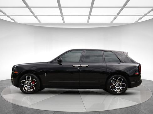 Used 2022 Rolls-Royce Cullinan Black Badge w/ Dark Exterior Package AWD/4WD image 4
