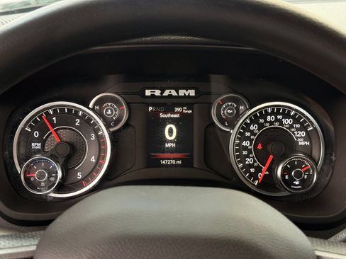 Used 2024 RAM 3500 Tradesman w/ Chrome Appearance Group AWD/4WD image 31