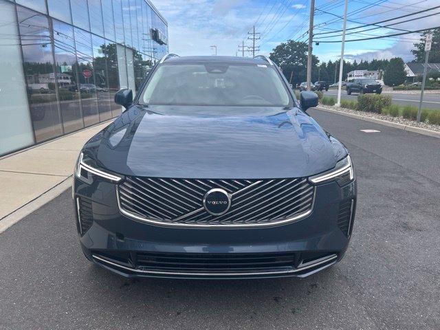 Certified 2025 Volvo XC90 B5 Core AWD/4WD image 7