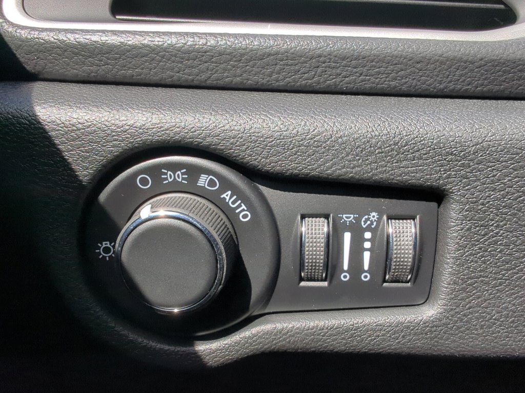 New 2027 Chrysler Pacifica Select AWD/4WD image 28