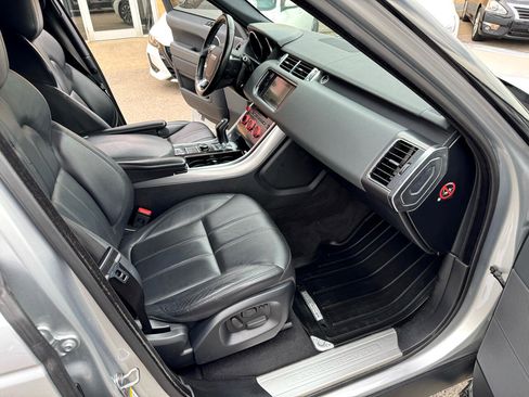 Used 2015 Land Rover Range Rover Sport SE image 19
